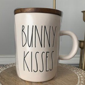 Rae Dunn, "BUNNY KISSES" mug w/coaster